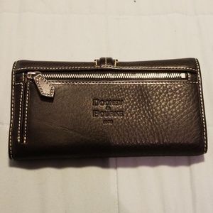 Black leather Dooney & Burke wallet